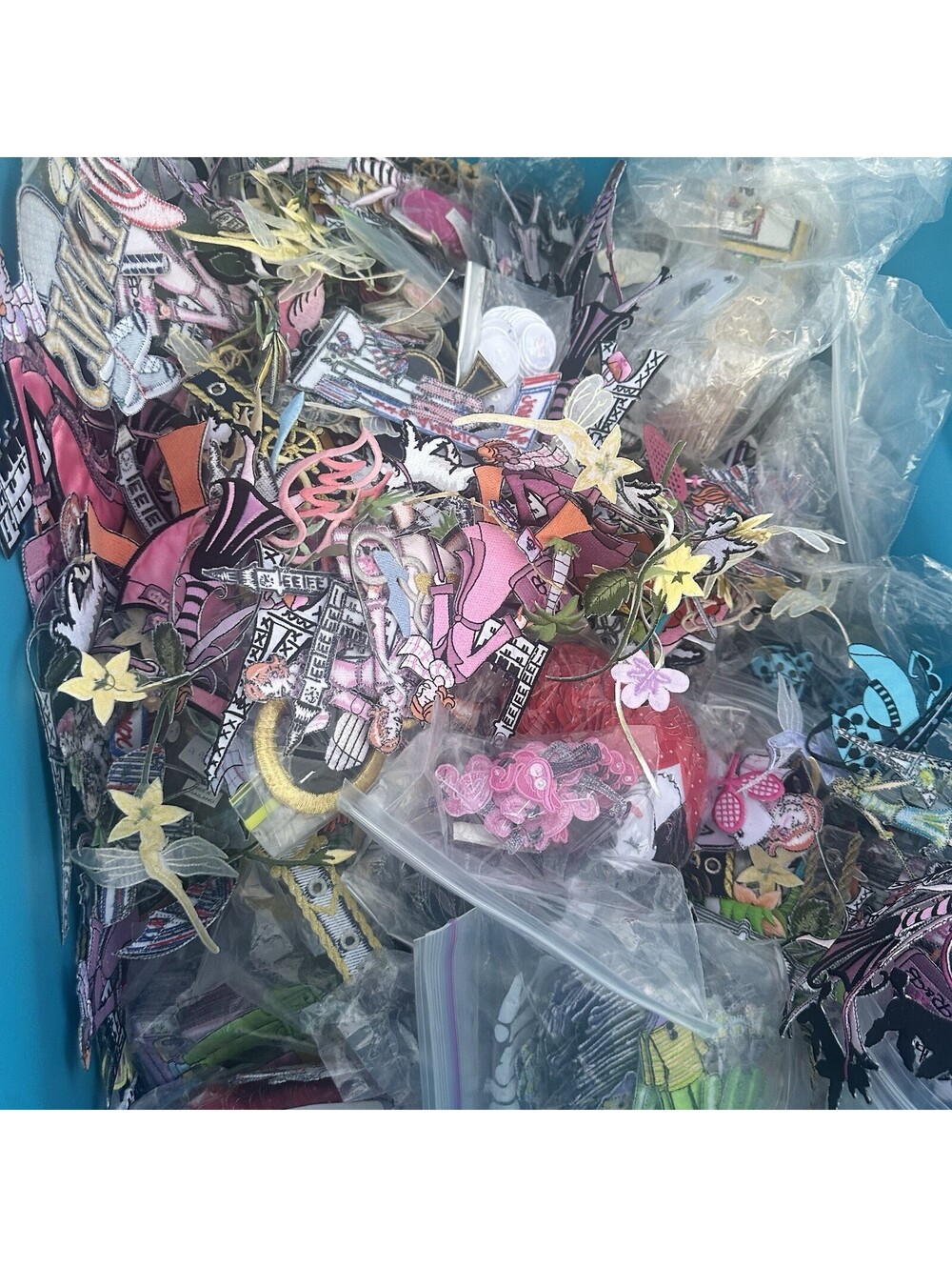 Vintage Junk Drawer Lot Of 100 Random Iron On Patches Appliqué Shoes Embroidered
